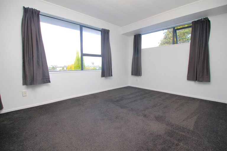 Photo of property in 140e Hepburn Road, Glendene, Auckland, 0602