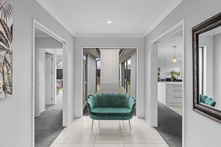 Photo of property in 129 Aviemore Drive, Highland Park, Auckland, 2010