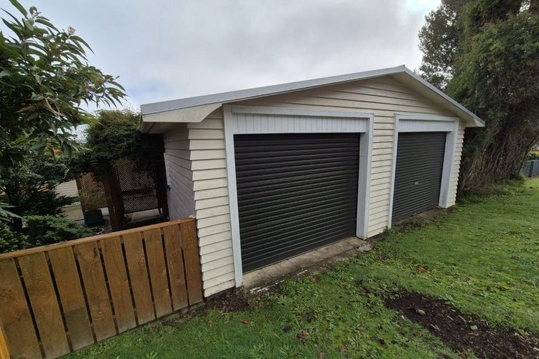 Photo of property in 14 Lincoln Street, Picton, 7220