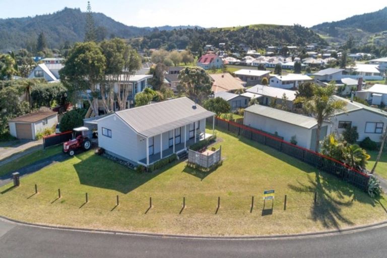 Photo of property in 3 Norfolk Place, Tairua, 3508