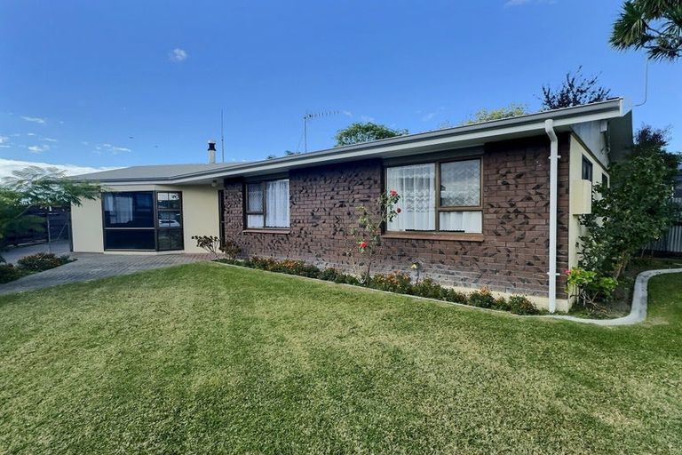 Photo of property in 6 Selkirk Street, Tamatea, Napier, 4112