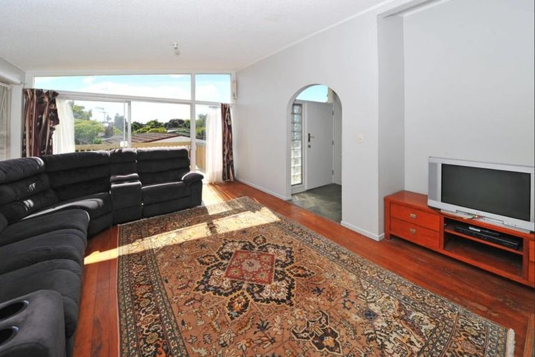 Photo of property in 6 Minton Place, Manurewa, Auckland, 2102