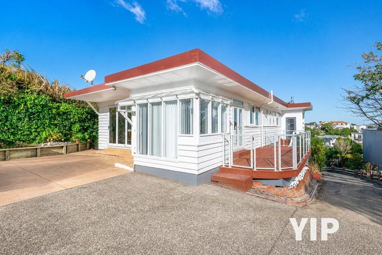 Photo of property in 1 Benares Street, Khandallah, Wellington, 6035