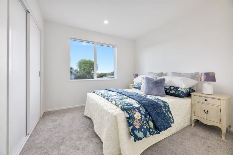 Photo of property in 3e Kingdale Road, Henderson, Auckland, 0610