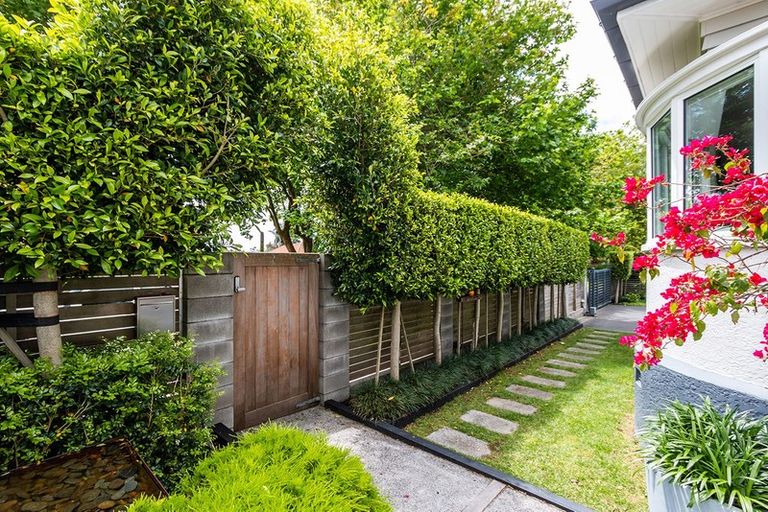 Photo of property in 1b Nottingham Street, Westmere, Auckland, 1022