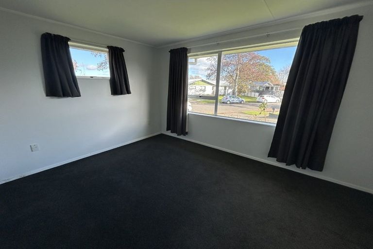 Photo of property in 19 Bendigo Street, Cloverlea, Palmerston North, 4412
