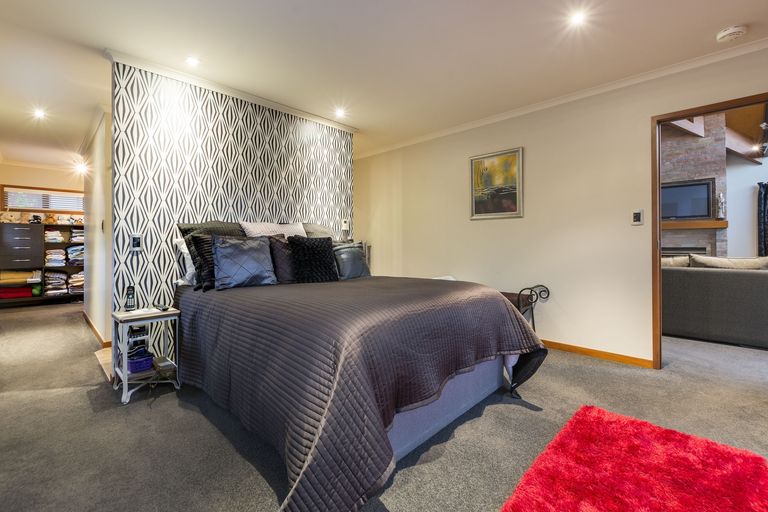 Photo of property in 17 Roger Guy Place, Welcome Bay, Tauranga, 3175