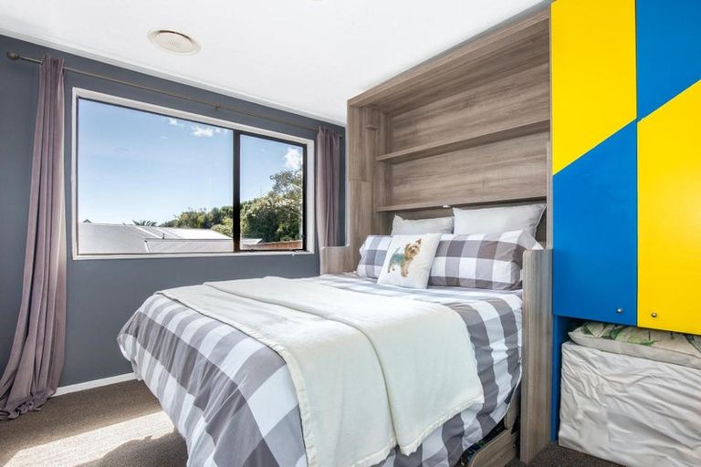 Photo of property in 76 Omapere Street, Whitby, Porirua, 5024