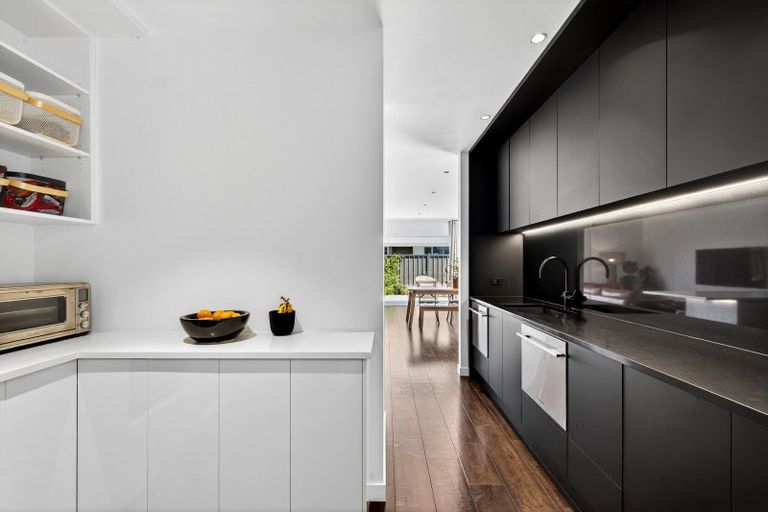 Photo of property in 11 Whangaehu Place, Te Awa, Napier, 4110