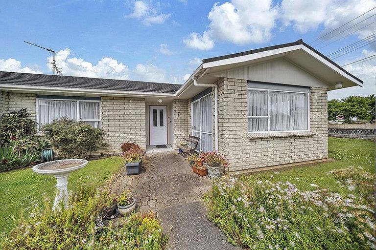 Photo of property in 24 Surrey Street, Hawera, 4610