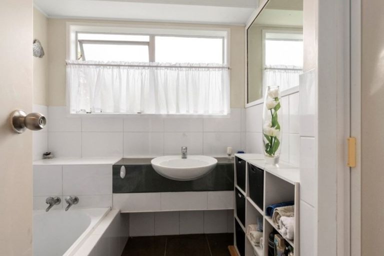 Photo of property in 505 Swanson Road, Ranui, Auckland, 0612