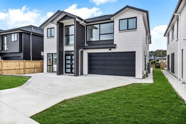 Photo of property in 13 Downpatrick Drive, Flat Bush, Auckland, 2019