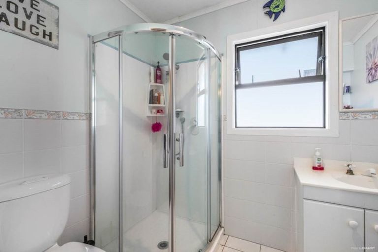 Photo of property in 83 Kervil Avenue, Te Atatu Peninsula, Auckland, 0610