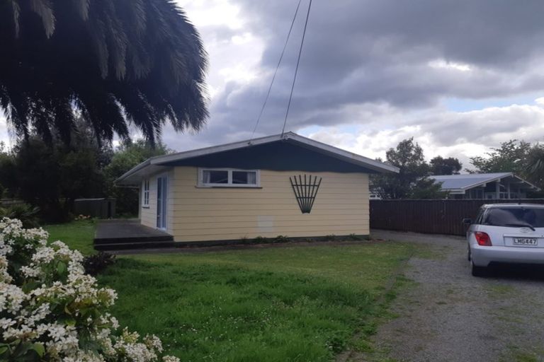 Photo of property in 9 Hardie Grove, Featherston, 5710