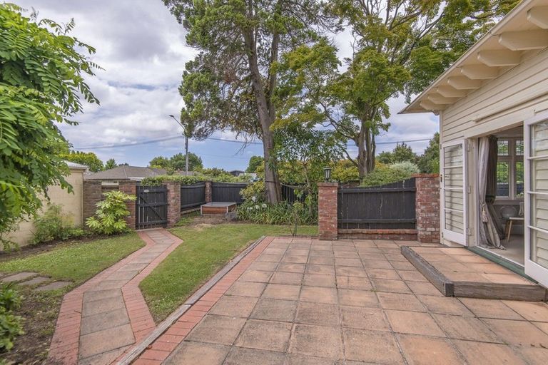 Photo of property in 13 Idris Road, Fendalton, Christchurch, 8052