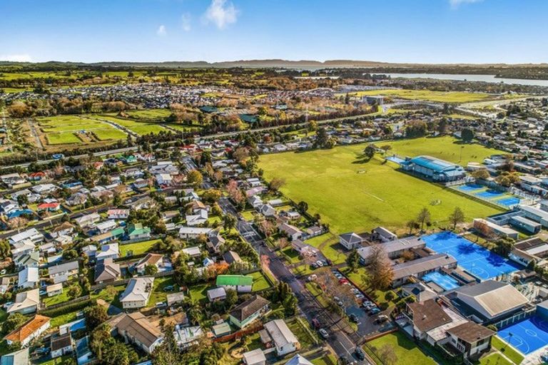 Photo of property in 12 Jupiter Street, Rosehill, Papakura, 2113