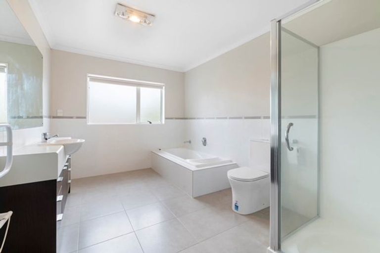 Photo of property in 6 Karson Place, Flat Bush, Auckland, 2016