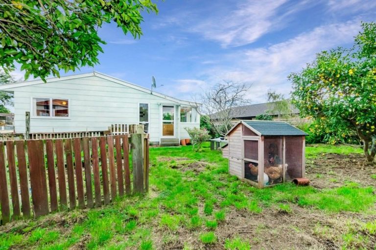 Photo of property in 28 Sunshine Avenue, Paraparaumu, 5032