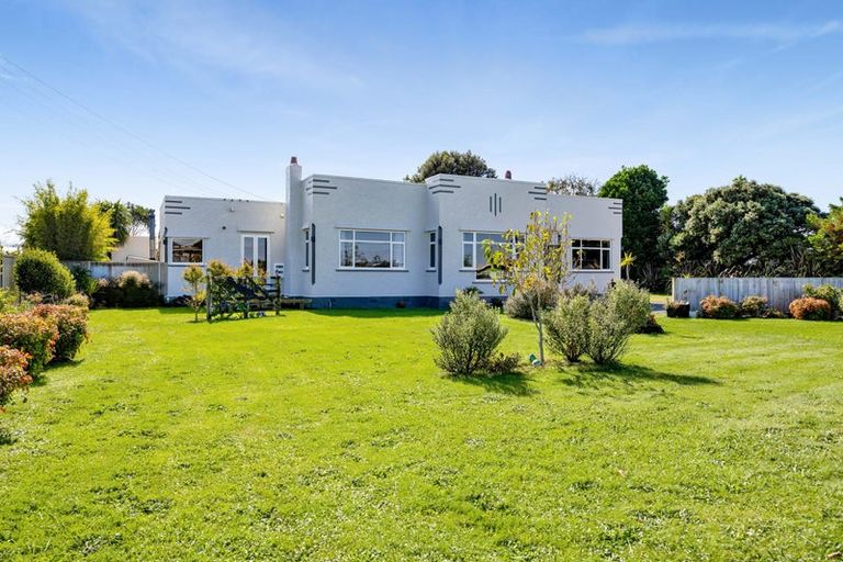 Photo of property in 330 South Road, Hawera, 4610
