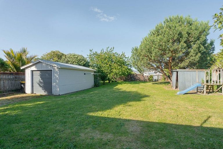 Photo of property in 27 Cologne Street, Martinborough, 5711