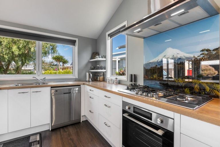 Photo of property in 5a High Street West, Waitara, 4320