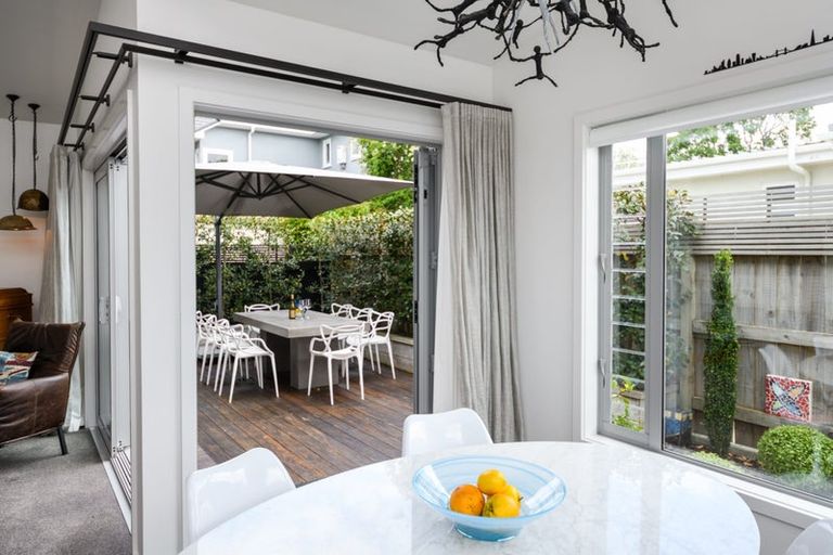 Photo of property in 32a Hardie Street, Hokowhitu, Palmerston North, 4410