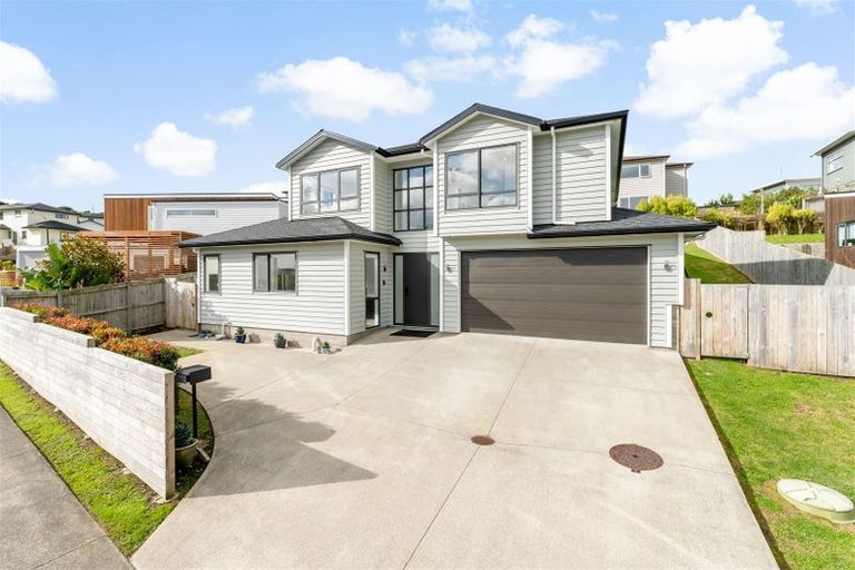 Photo of property in 9 Kahu Close, Orewa, 0931