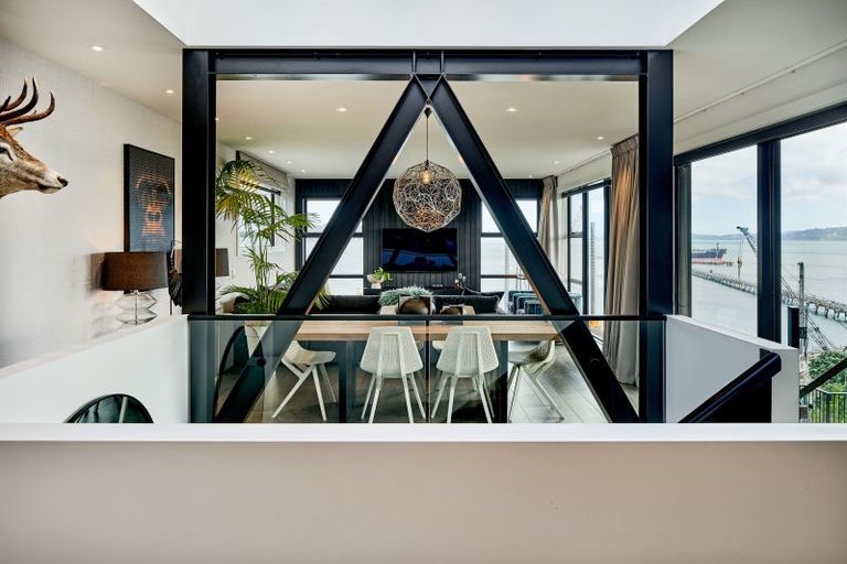 Photo of property in 5 Howard Road, Point Howard, Lower Hutt, 5013