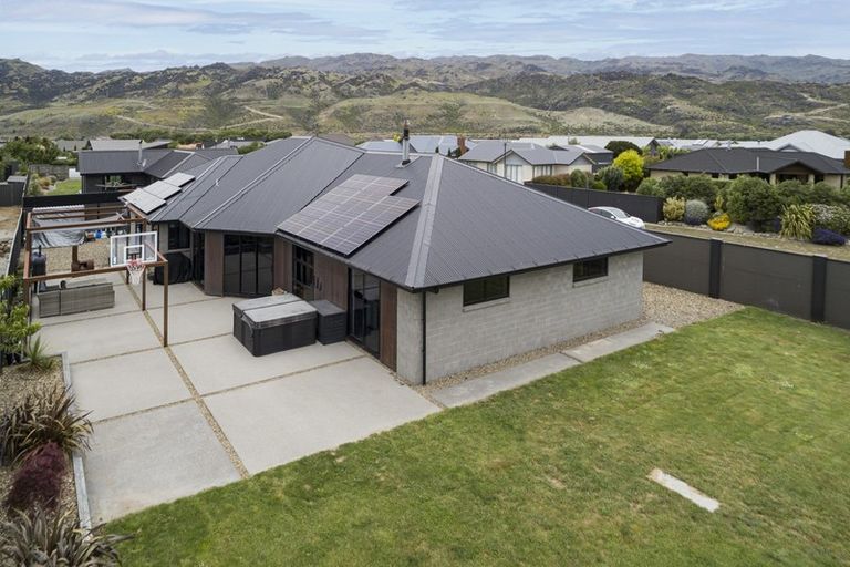 Photo of property in 39 Missy Crescent, Mount Pisa, Cromwell, 9383