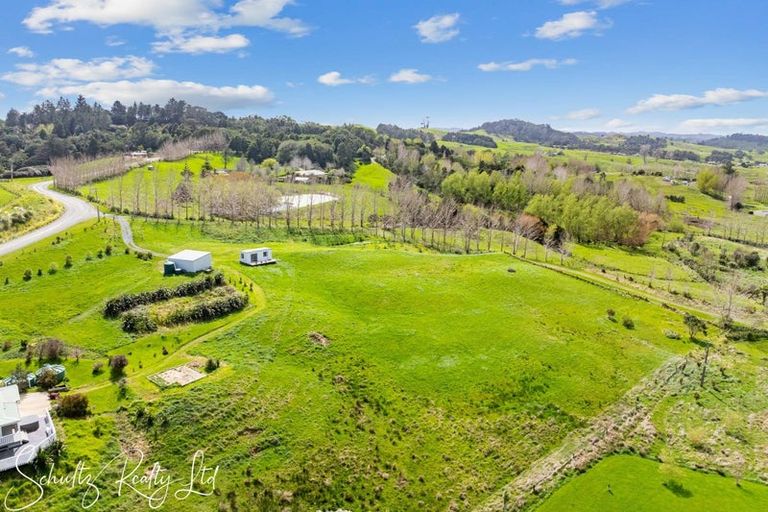 Photo of property in 70 Te Pahi River Drive, Paparoa, 0583