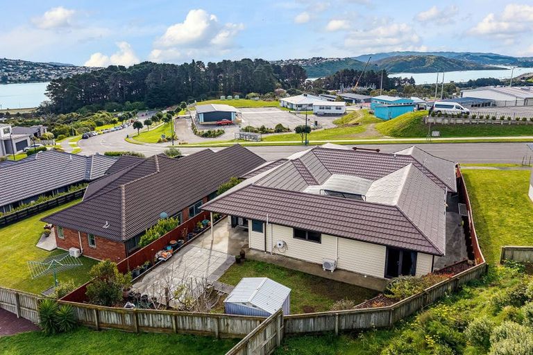 Photo of property in 16 Frances Brown Avenue, Aotea, Porirua, 5024
