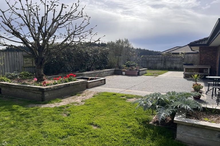 Photo of property in 35 Ruahine Place, Parklands, Christchurch, 8083