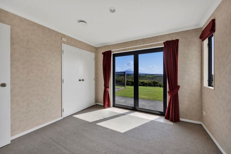 Photo of property in 311 Croydon Road, Midhirst, Stratford, 4394