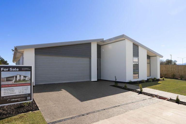 Photo of property in 39 Hanmer Crescent, Rangiora, 7400