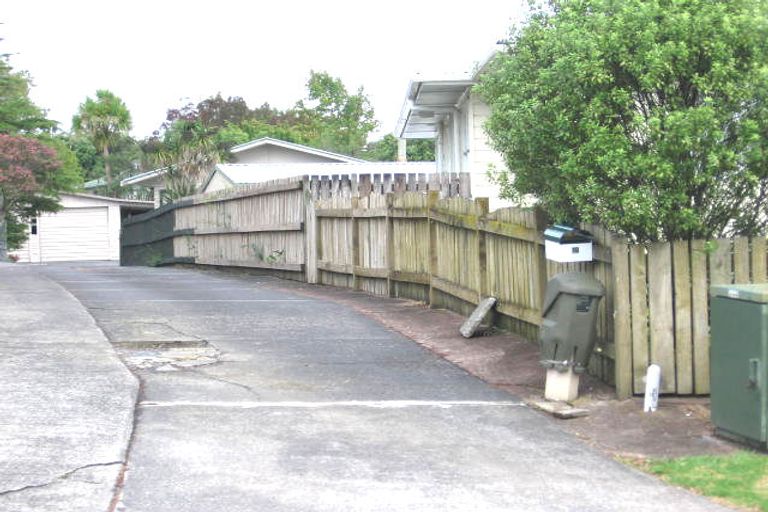 Photo of property in 19 Kaikoura Street, Henderson, Auckland, 0612