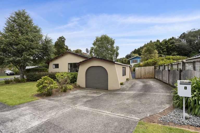 Photo of property in 1 Cedar Place, Westown, New Plymouth, 4310