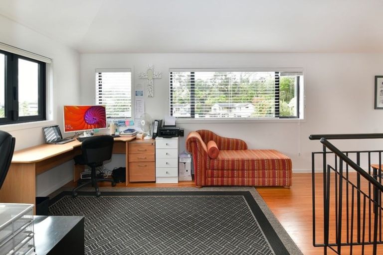 Photo of property in 7 Tree Fern Trail, Campbells Bay, Auckland, 0630