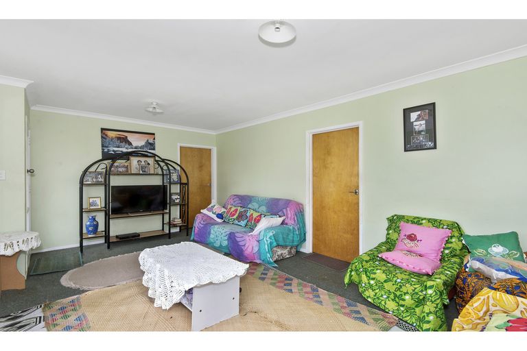 Photo of property in 9 Gregg Place, Sunnyvale, Auckland, 0612