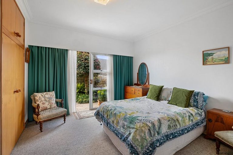 Photo of property in 166 Heta Road, Highlands Park, New Plymouth, 4312