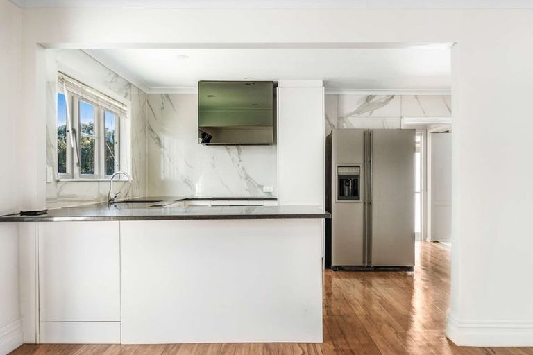 Photo of property in 1/110 Lynwood Road, New Lynn, Auckland, 0600