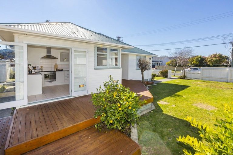 Photo of property in 30a Ranfurly Street, Trentham, Upper Hutt, 5018