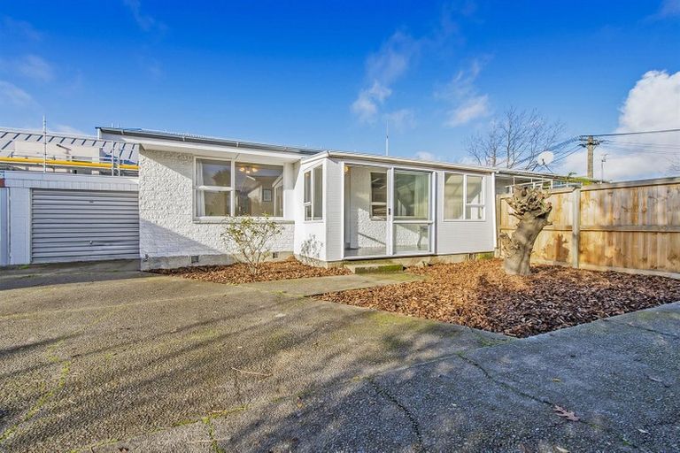 Photo of property in 2/27 Oxley Avenue, St Albans, Christchurch, 8014