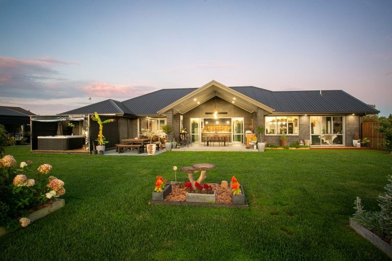 Photo of property in 15 Shadbolt Drive, Leamington, Cambridge, 3432