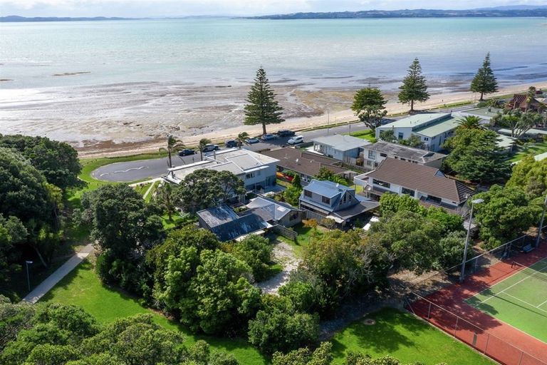 Photo of property in 1 The Esplanade, Eastern Beach, Auckland, 2012