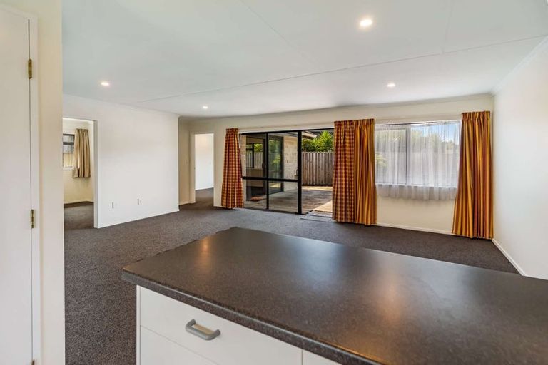Photo of property in 24 Rangitira Avenue, Palmerston North, 4414