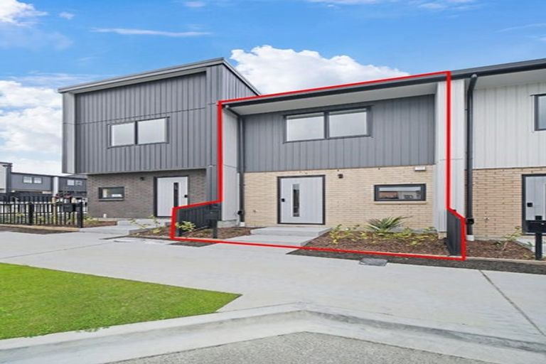 Photo of property in 18 Hoopers Road, Glen Eden, Auckland, 0602