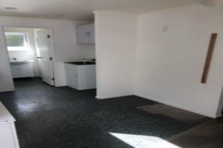 Photo of property in 6a Channel View Road, Campbells Bay, Auckland, 0630