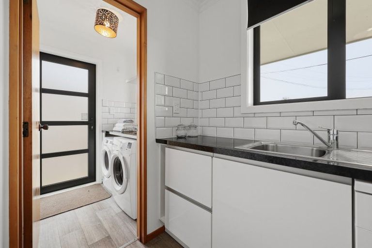 Photo of property in 17 Argyle Street, Mornington, Dunedin, 9011