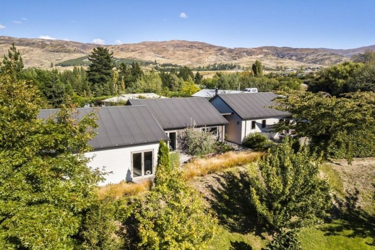 Photo of property in 8 Short Street, Bannockburn, Cromwell, 9384