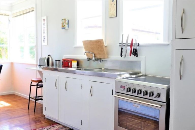 Photo of property in 180 Lake Road, Belmont, Auckland, 0622